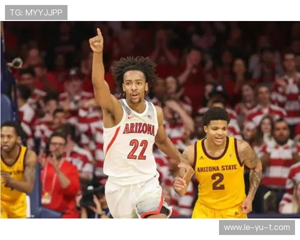 柯林斯在犹他内线崭露头角，助力球队迎战强敌